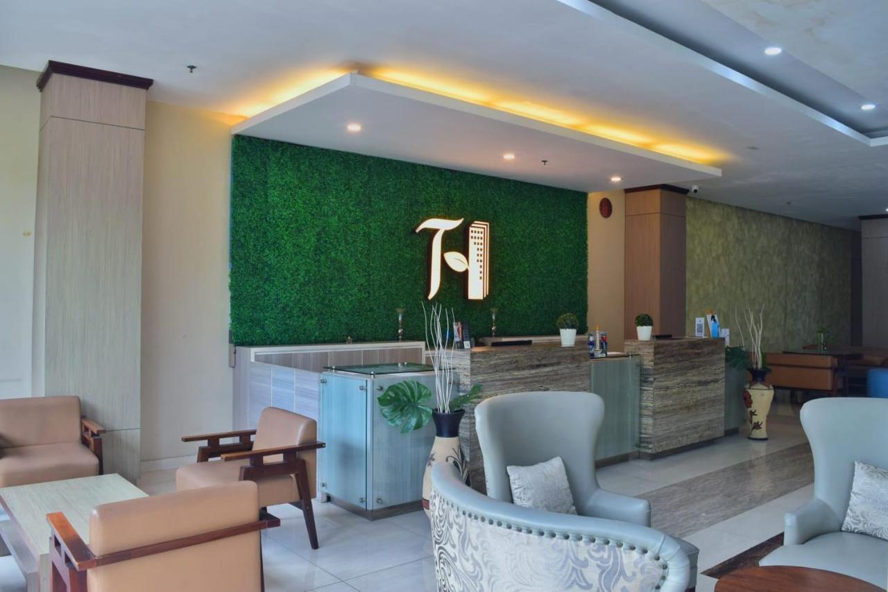 Terraz Tree Hotel Jakarta Exteriör bild
