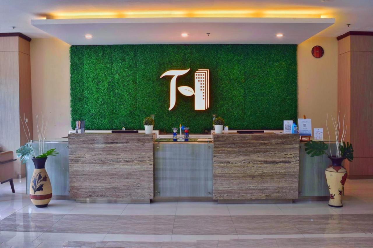 Terraz Tree Hotel Jakarta Exteriör bild