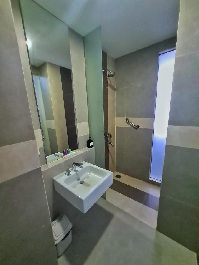 Terraz Tree Hotel Jakarta Exteriör bild