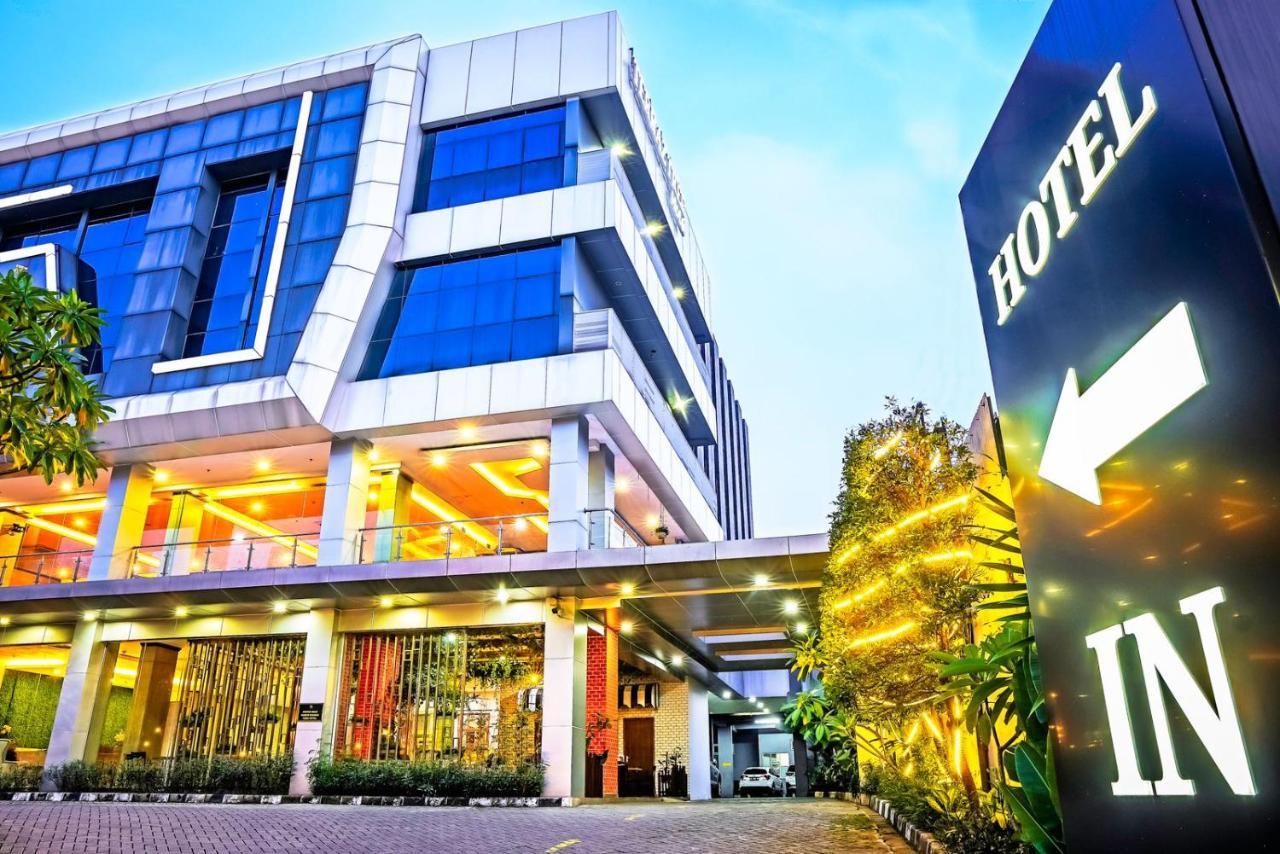Terraz Tree Hotel Jakarta Exteriör bild
