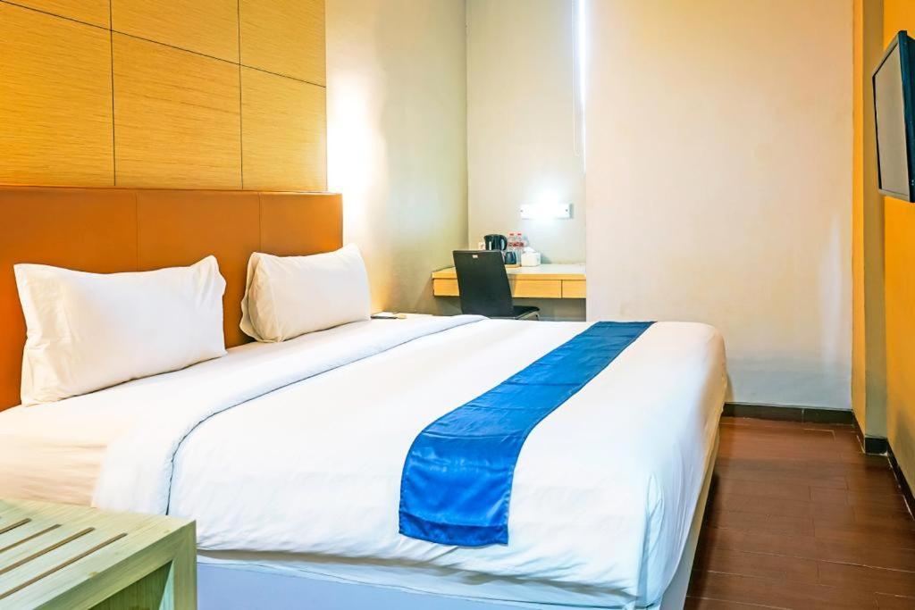 Terraz Tree Hotel Jakarta Exteriör bild