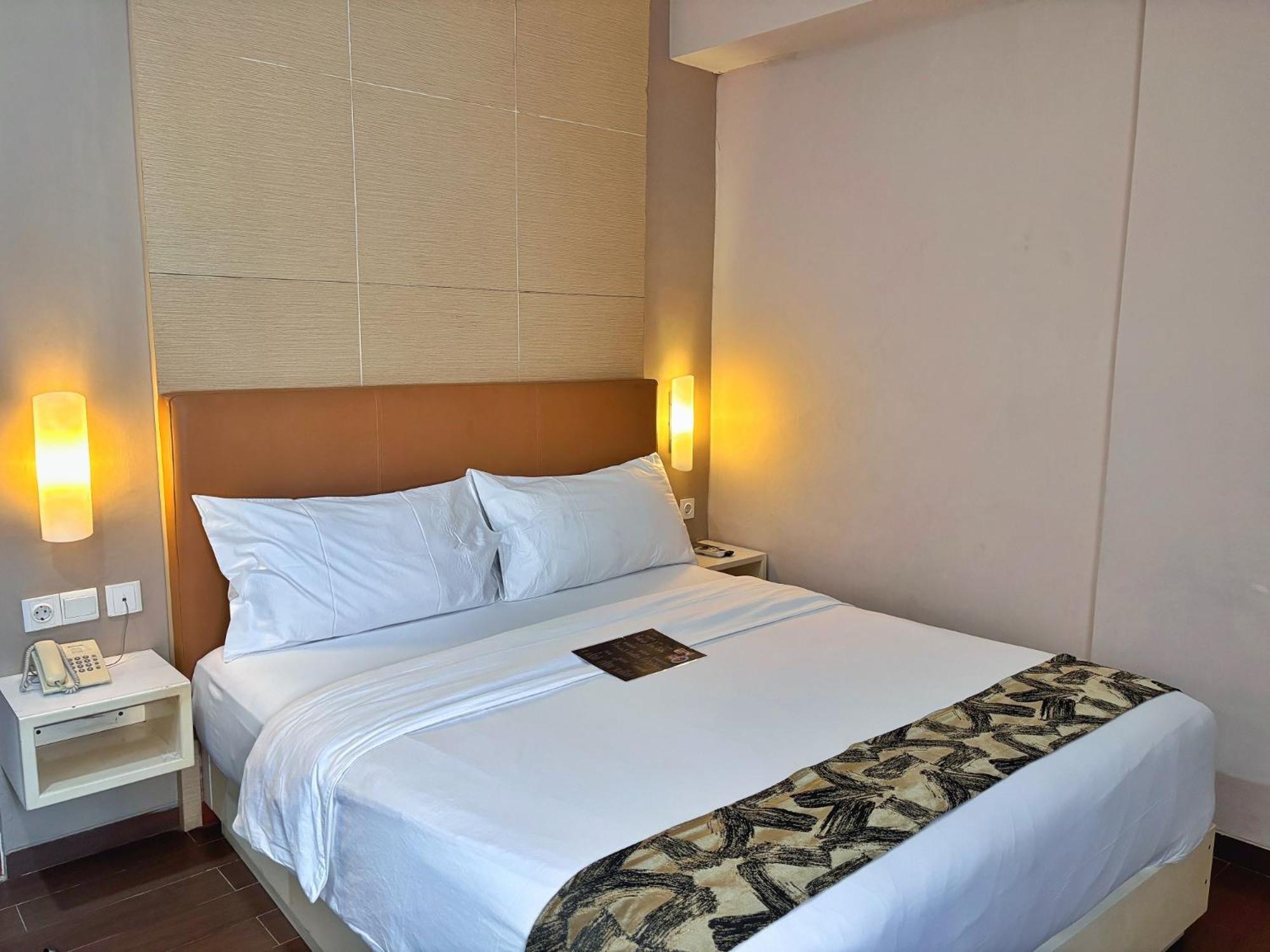 Terraz Tree Hotel Jakarta Exteriör bild